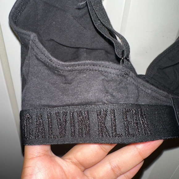 Black Medium Calvin Klein bra - Picture 4 of 4